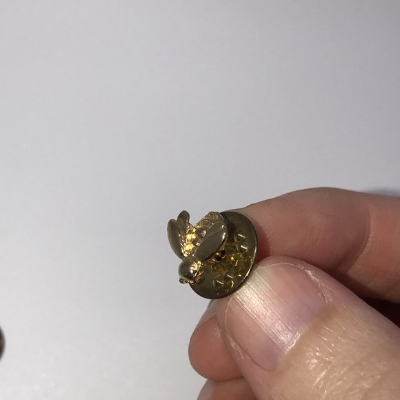 Vintage Gold Tone Bee Pin - Picture 2 of 5